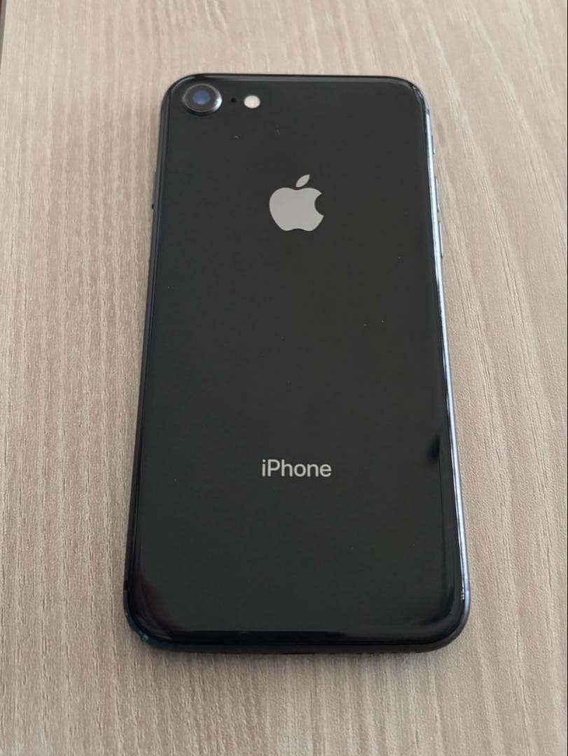 Apple iPhone 8 ブラック 本体