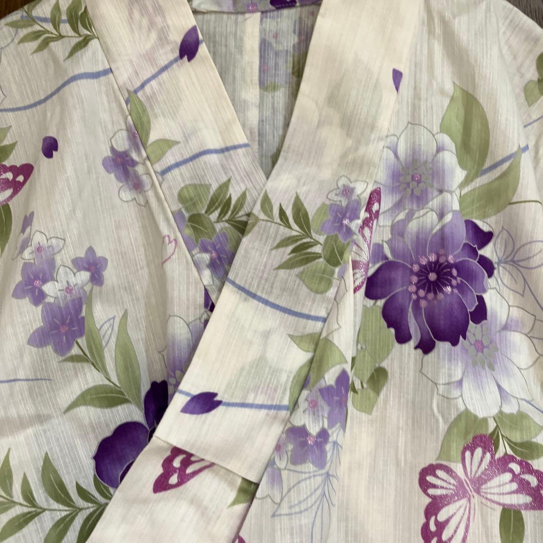 未使用　マルイ浴衣・帯.インナー3セット 肌映えの生成色に紫の蝶と花柄　Mサイズ