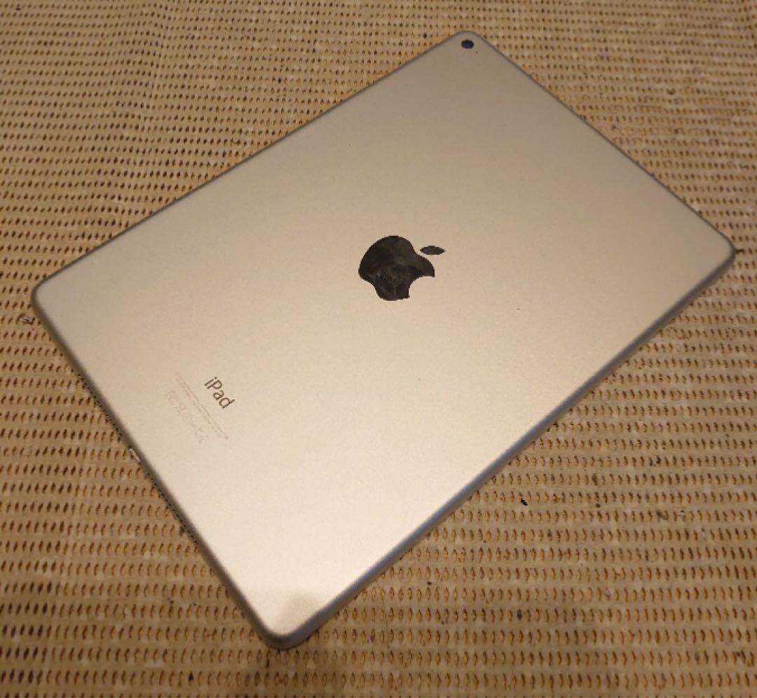 完動品iPad Air2(A1566)本体32GBシルバー送料込T4BWR