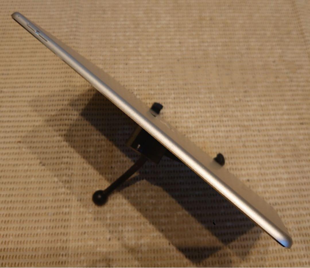 完動品iPad Air2(A1566)本体32GBシルバー送料込T4BWR