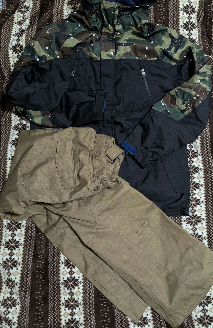 カモフラージュ上下スノーボードウェアセット L