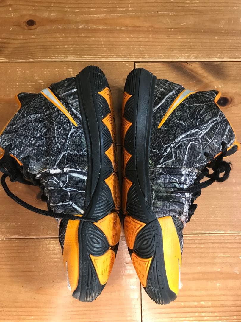 【レア】NIKE カイリー5 タコＰＥキッズ　22.5センチ　ナイキ　バッシュ