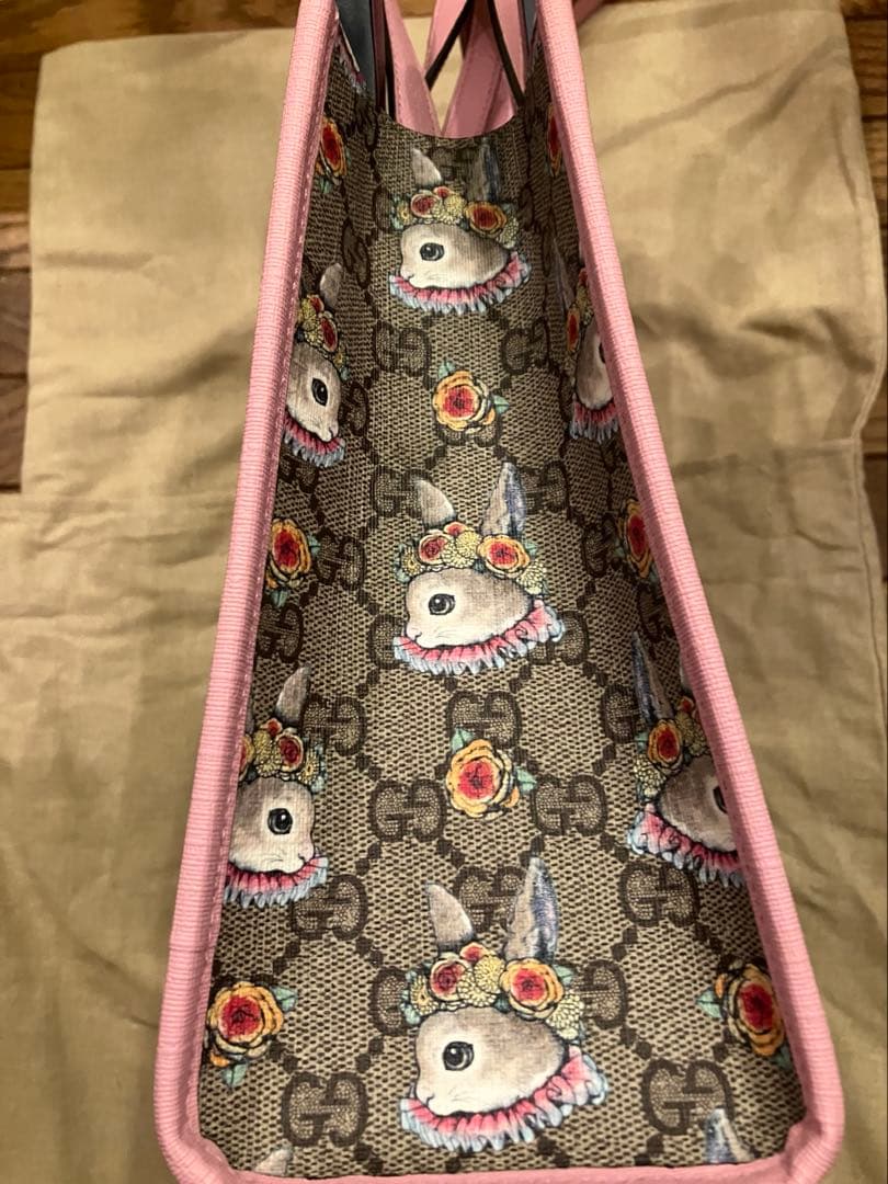 最終価格　新品タグ付きグッチ　ヒグチユウコ　キッズ　トートバッグ　ウサギ柄可愛い