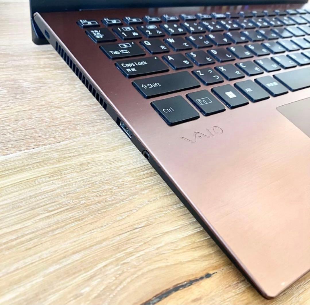 VAIO 32GB i7 SSD512GBタッチ軽量Windows11ノートPC