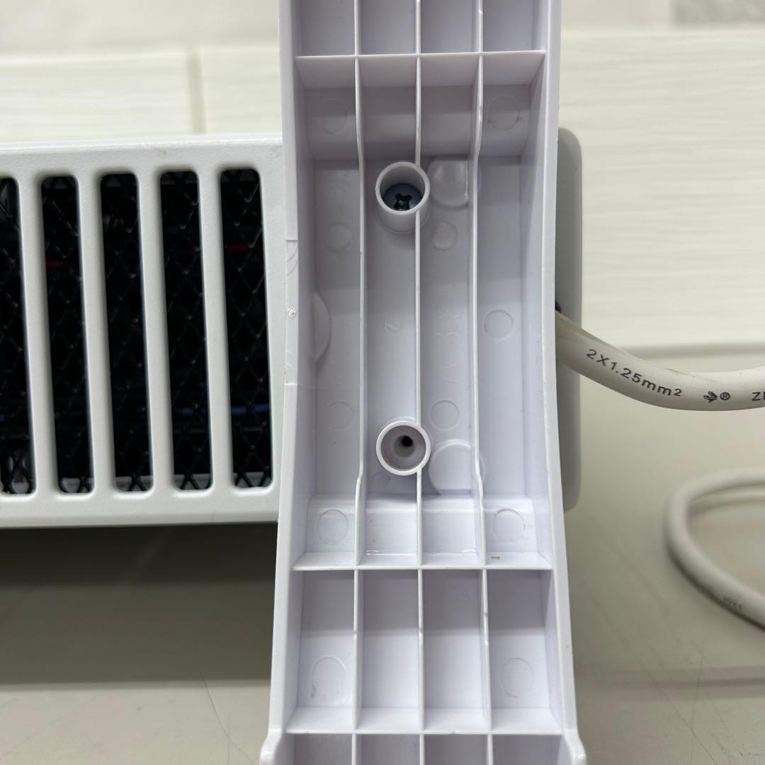 2024年製　VERSOS オイルレスヒーター SH-400 ホワイト