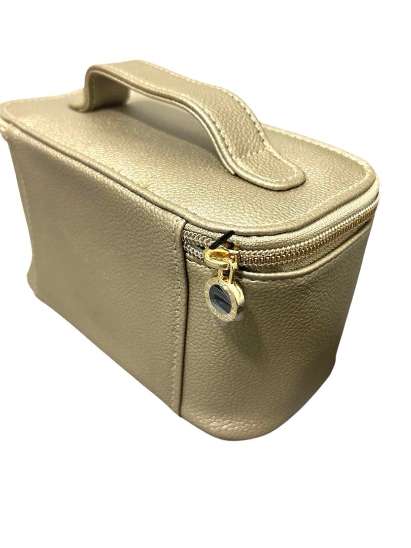 【最新版】エミレーツ　ファーストクラス　アメニティセット　新品未開封