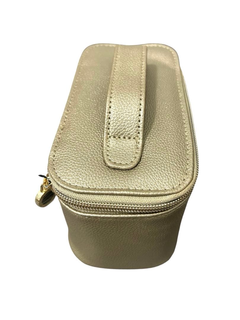 【最新版】エミレーツ　ファーストクラス　アメニティセット　新品未開封