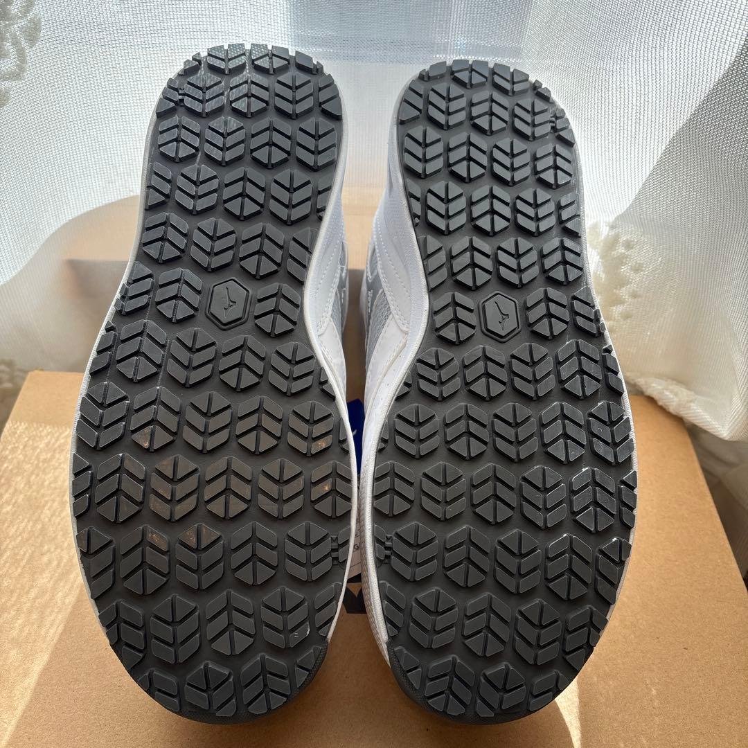 【新品未使用】ミズノ　安全靴　25.5㎝　ホワイト×シルバー