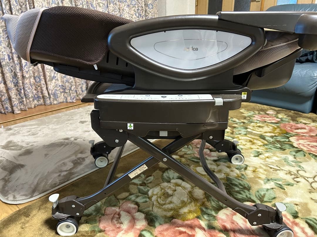 Aprica ユラリズム　オートプラスDX