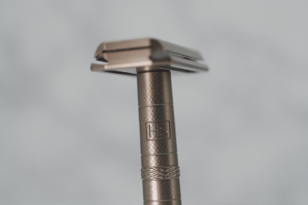 HENSON SHAVING AL13 (TAN) 両刃カミソリ