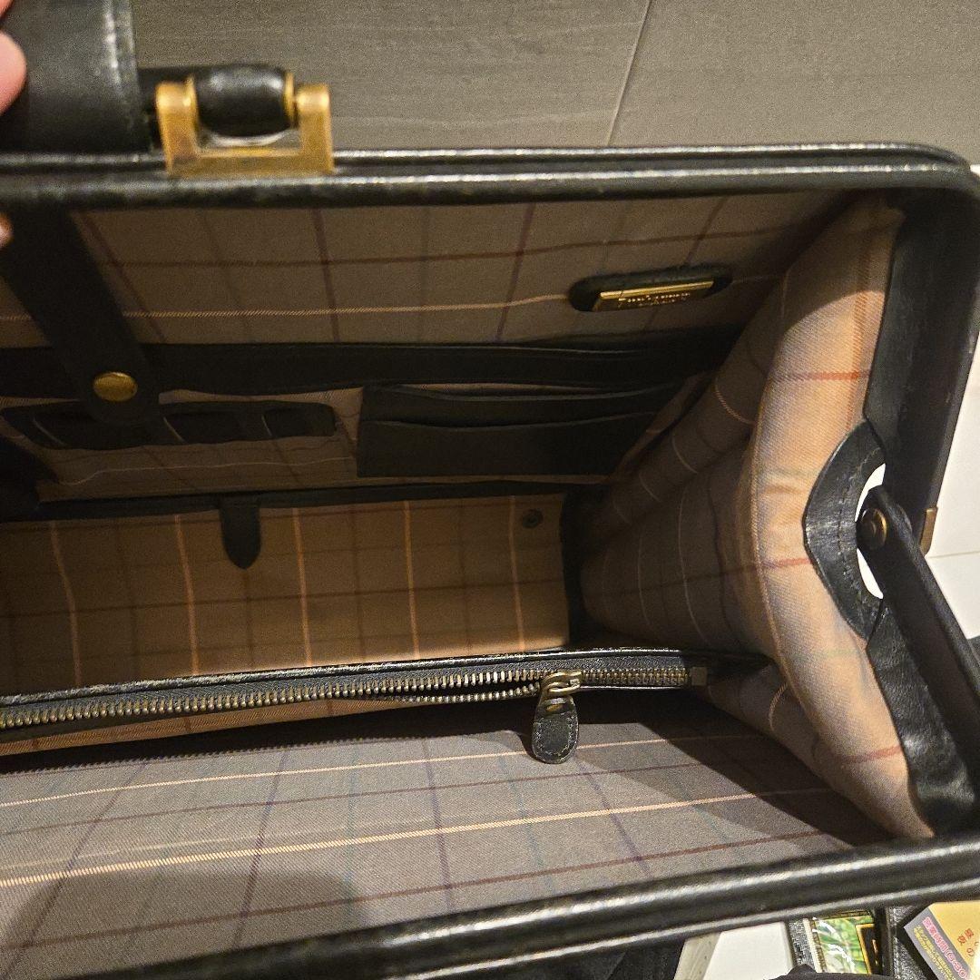 美品　バーバリー　ダレスバッグ　ドクターズバッグ　オールレザー　　黒色