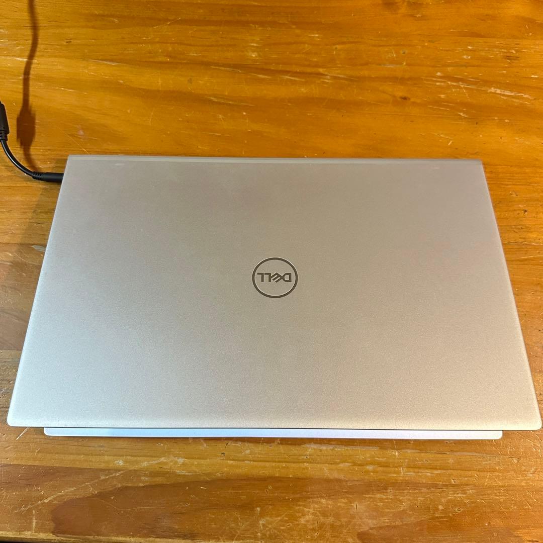 DELL Inspiron 15 5502 11世代Core i7 512GB