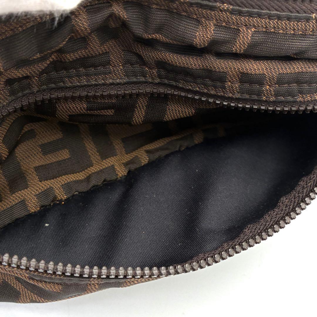 正規品・廃盤 フェンディ ボディバッグ ズッカ FF 斜め掛け ユニセックス 茶