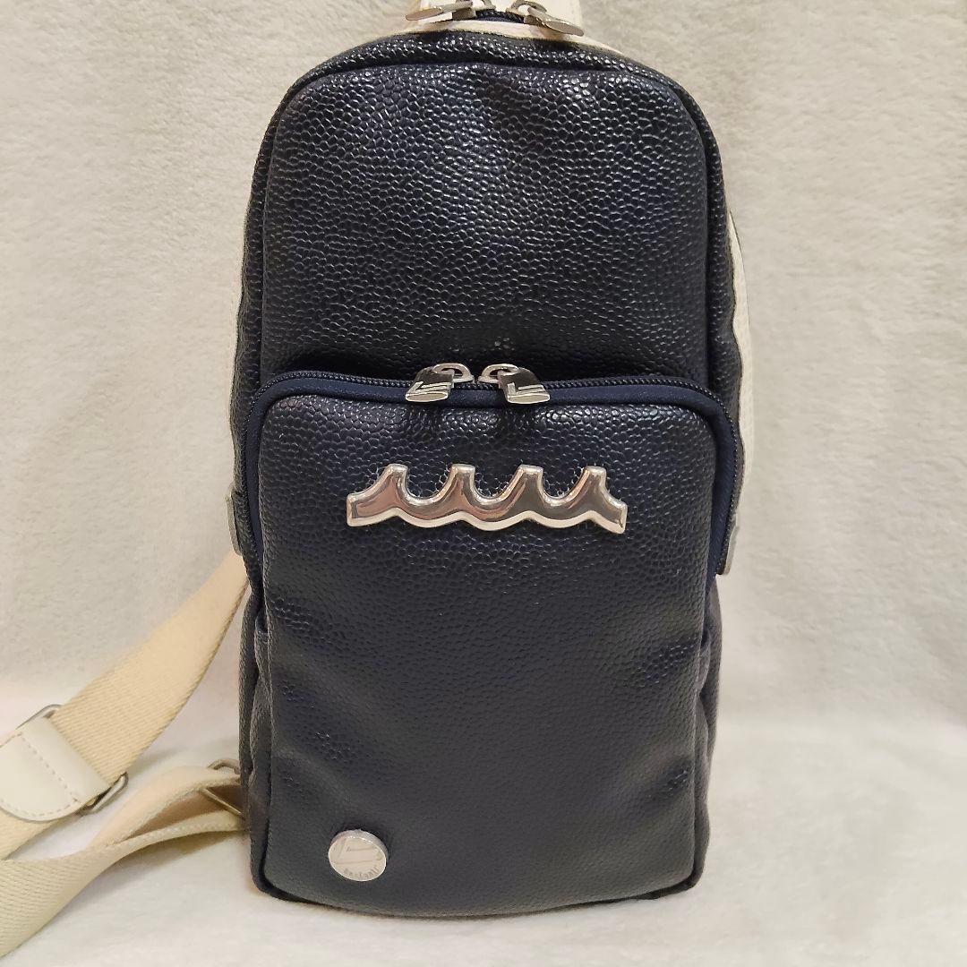 ムータマリン　ボディーバッグ　ネイビー ロゴ