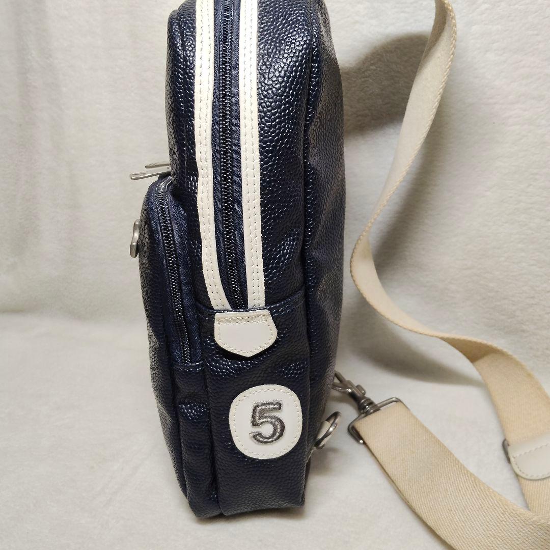 ムータマリン　ボディーバッグ　ネイビー ロゴ