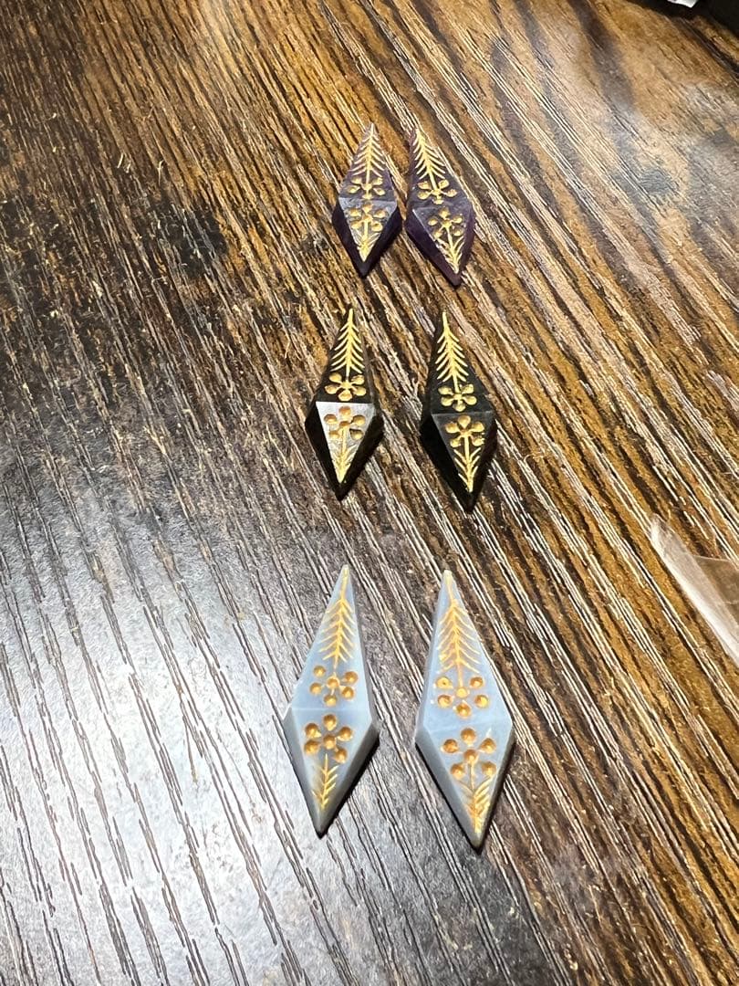 ぷしゅ❇️❤️ ニュー カービング　ゴールド　14kgf 24kgpイヤリング