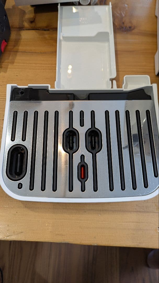 デロンギ　マグニフィカスタート　コーヒーメーカー ECAM22020W