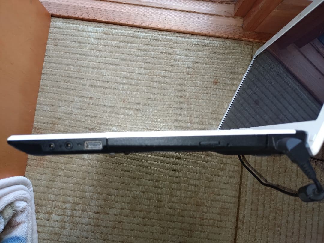 FUJITSU LIFEBOOK AH53/R ホワイト
