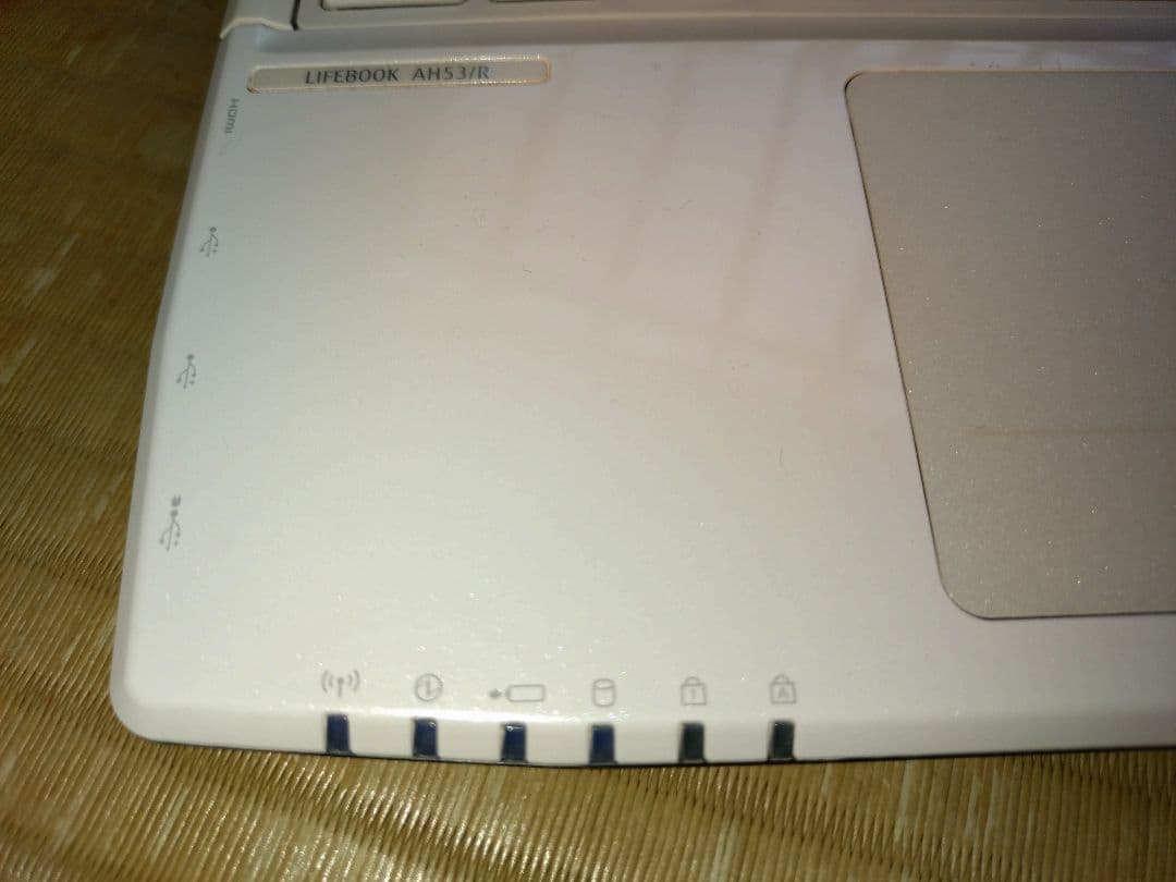 FUJITSU LIFEBOOK AH53/R ホワイト
