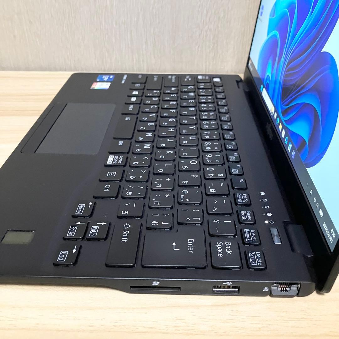 第11世代！LIFEBOOK U9311F core i5 Windows11