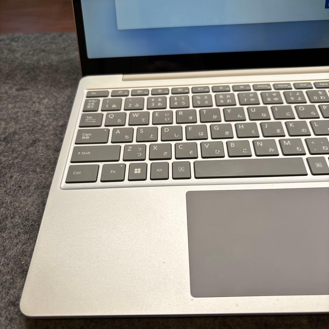 Windowsノート本体 Surface Laptop Go2 i5-1135G7 8GB 256GB