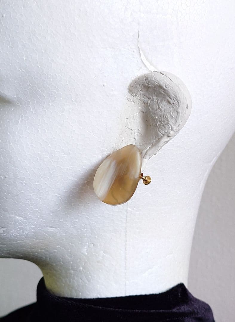 ブローチ イヤリング 水牛 彫刻 花 楕円ツイスト D2＆963 627 697