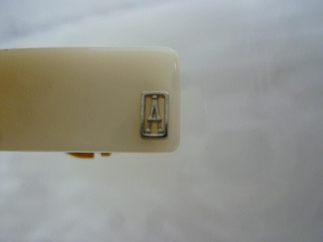 ALEXANDLE お花型バレッタ