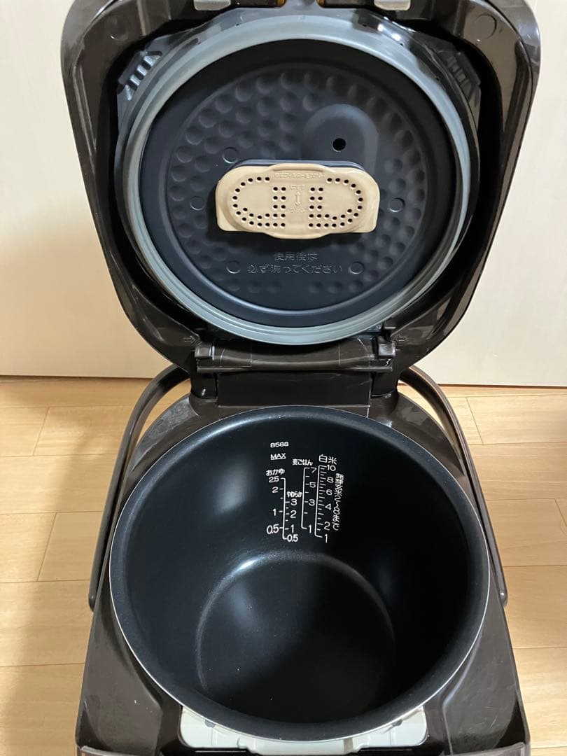 象印 圧力IH炊飯ジャー NP-ZU18KS　（一升焚き）　炊飯器