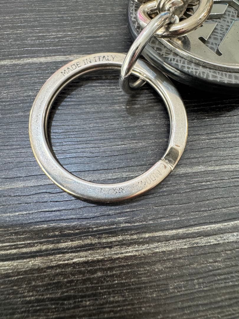 ルイヴィトン サークル シルバー キーリング キーホルダー チャーム