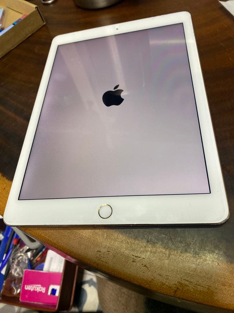 Apple iPad AIR2 32GB ドコモセルラー　バッテリー新品交換済