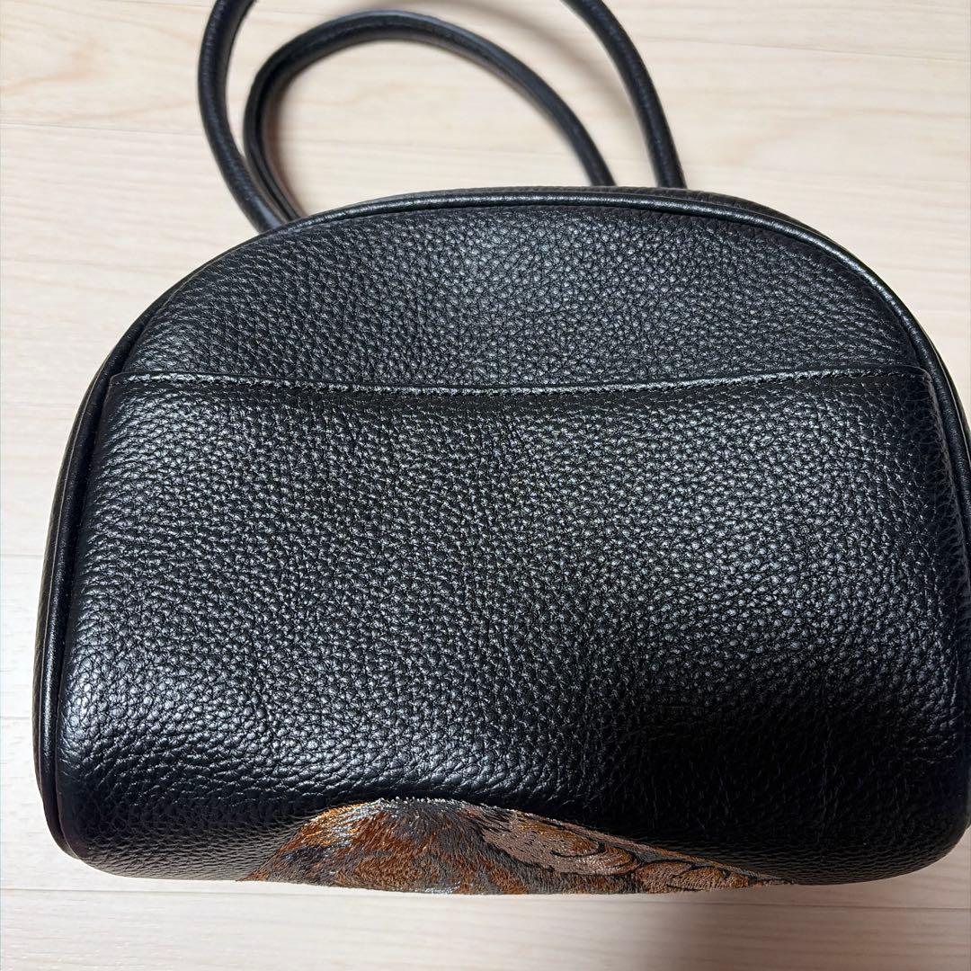 希少完売品ear PAPILLONNER(イアパピヨネ)　猫刺繍　ハンドバッグ