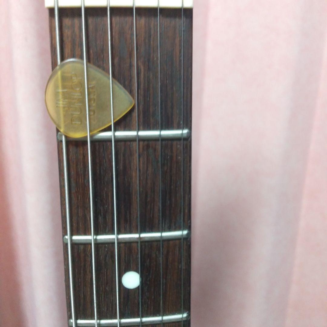 フェルナンデス　リミテッドエディション　ストラトタイプ　赤色