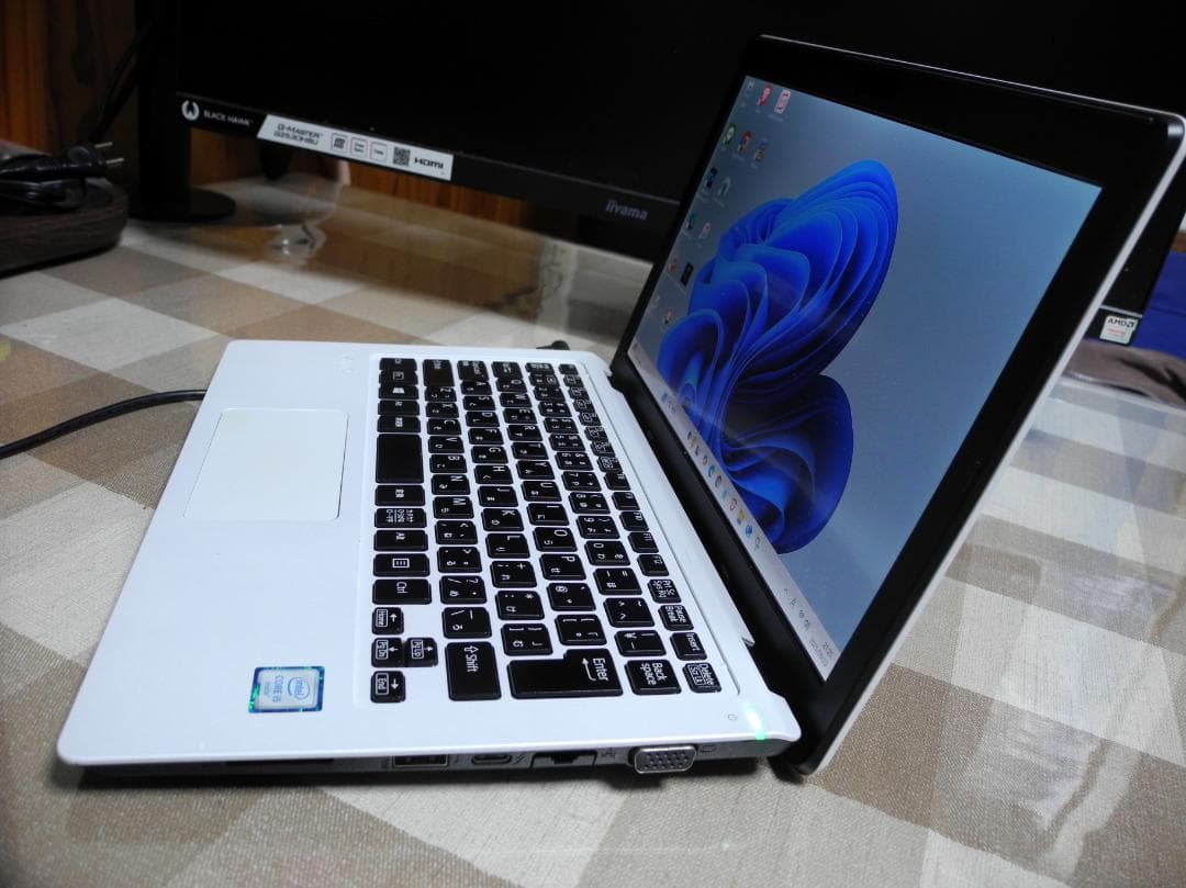 SONY 小型軽量 高画質 高性能CPU/i5　高速SSD