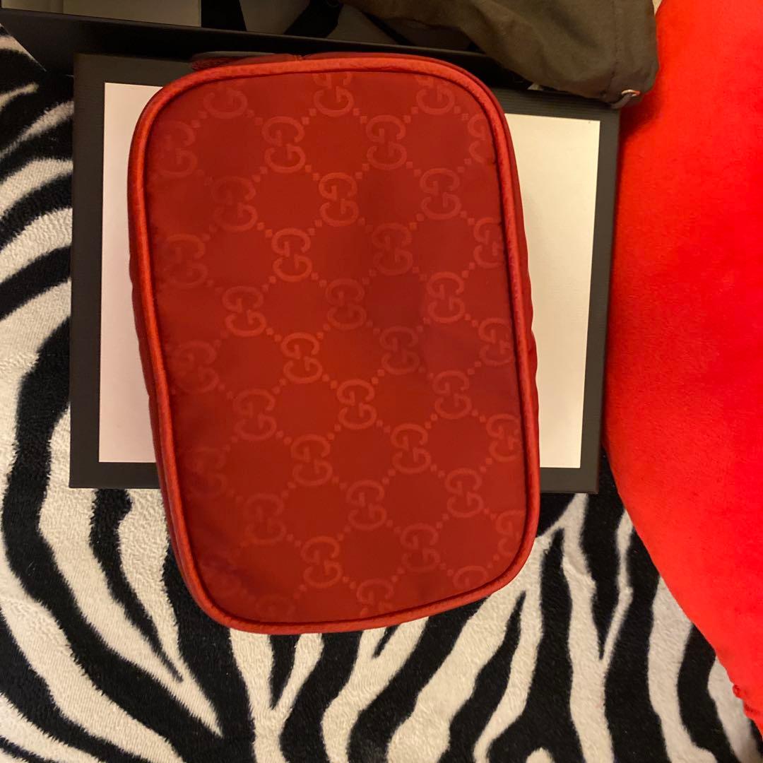 GUCCI新品ポーチ