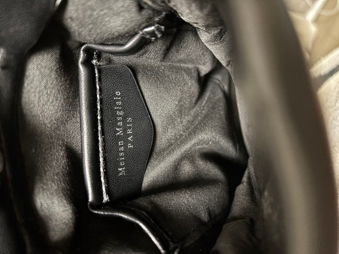 メゾンマルジェラ　ブラックショルダーバッグ