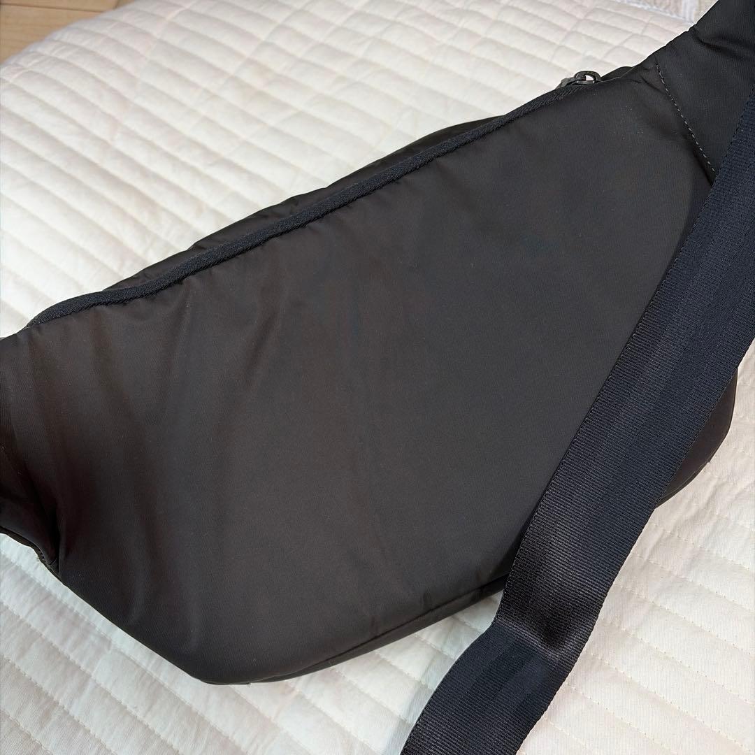 PELLE MORBIDA ボディバッグ チャコール　ハイドロフォイル