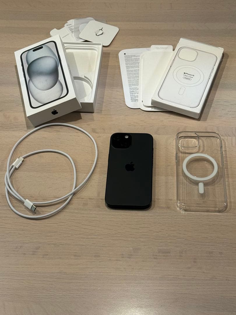 iPhone15 ブラック 128GB SIMフリー BT90% クリアケース付