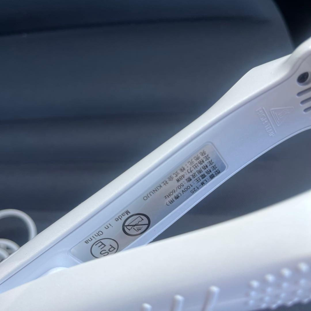 美品 KINUJO ストレートヘアアイロン ホワイト LM125 シリアルあり