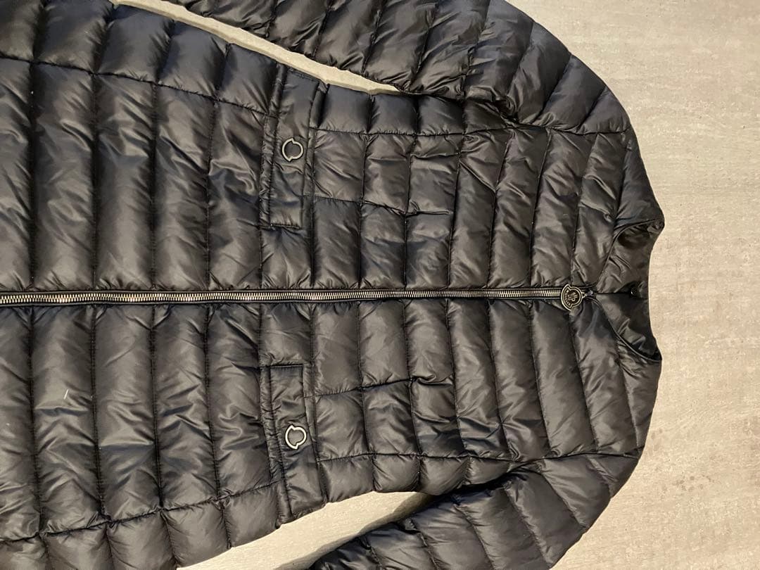 Moncler モンクレール　ダウンコート　難あり