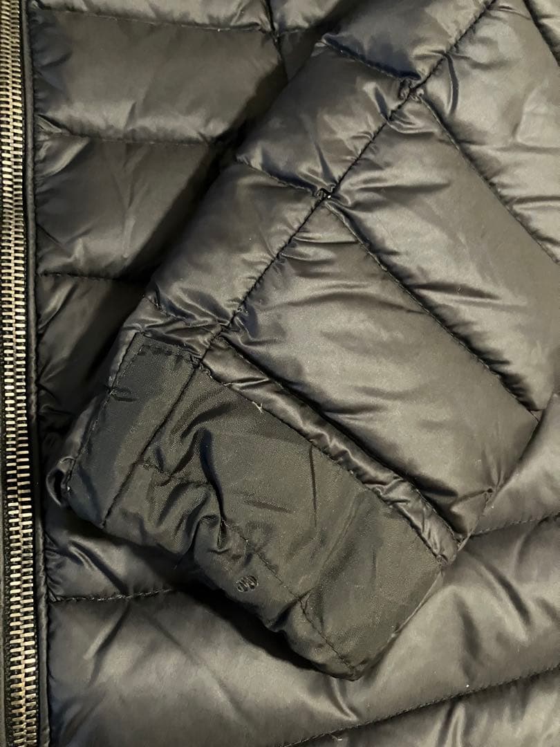 Moncler モンクレール　ダウンコート　難あり