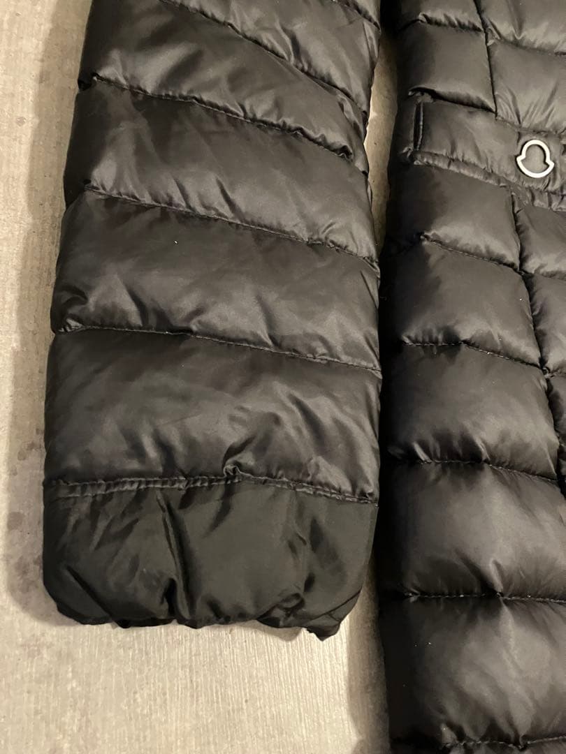 Moncler モンクレール　ダウンコート　難あり
