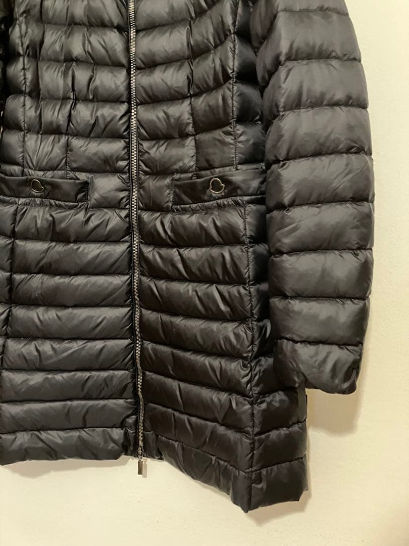 Moncler モンクレール　ダウンコート　難あり