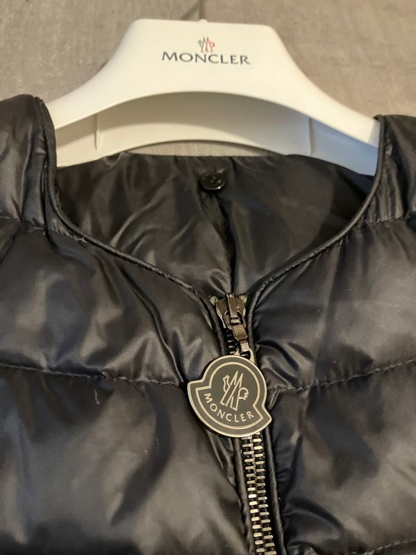 Moncler モンクレール　ダウンコート　難あり