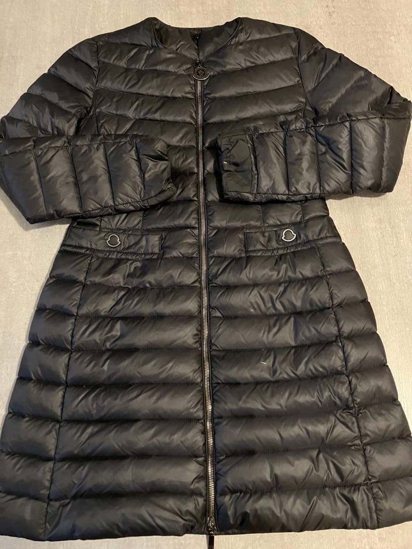 Moncler モンクレール　ダウンコート　難あり