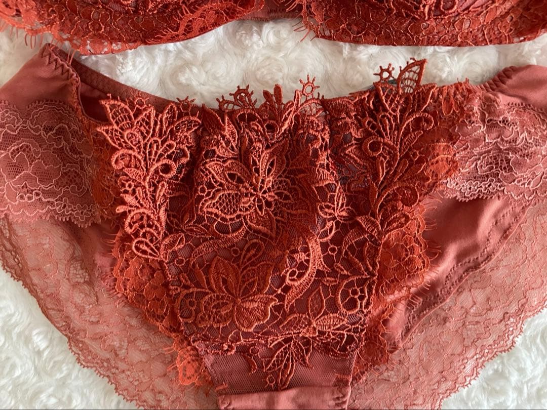 ワコール　ユエ　E70&M