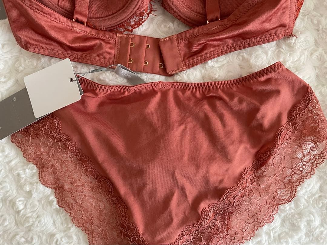 ワコール　ユエ　E70&M