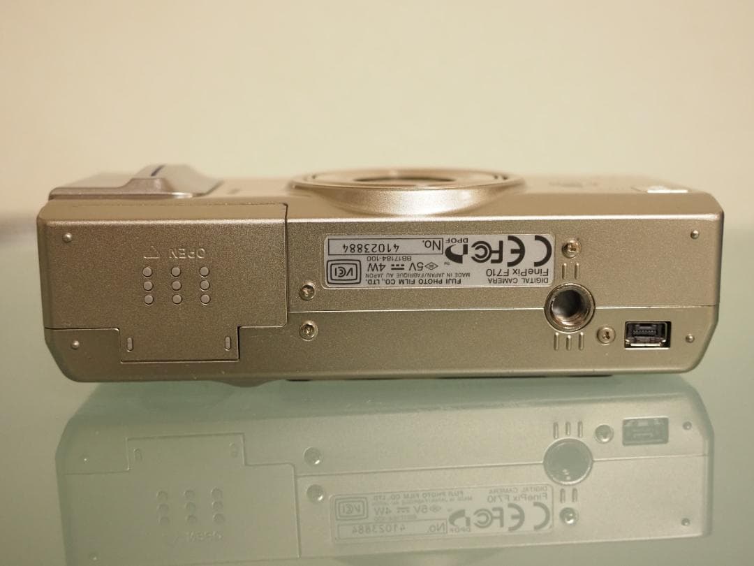 【動作確認済み】FUJIFILM Finepix F710 コンパクトデジカメ