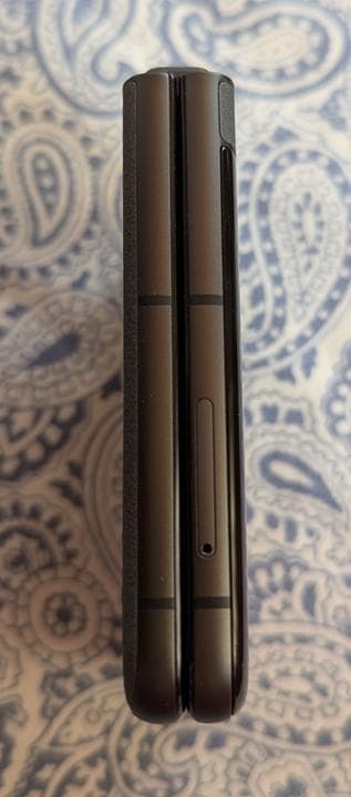 美品！Motorola razr 50 ☆おまけ付き☆