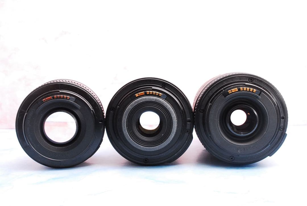 キャノン Kiss X10☆一眼レフカメラ☆単焦点＆標準＆超望遠☆バッグ付