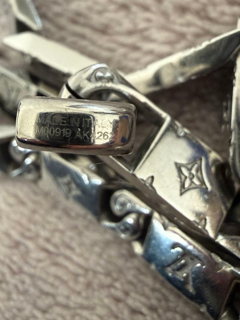 ルイヴィトン　タイドアップ　ネックレス